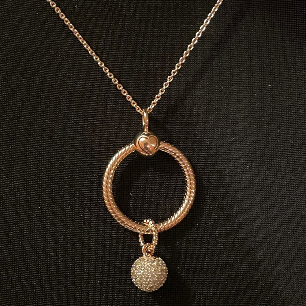 New PANDORA Necklace with pendant